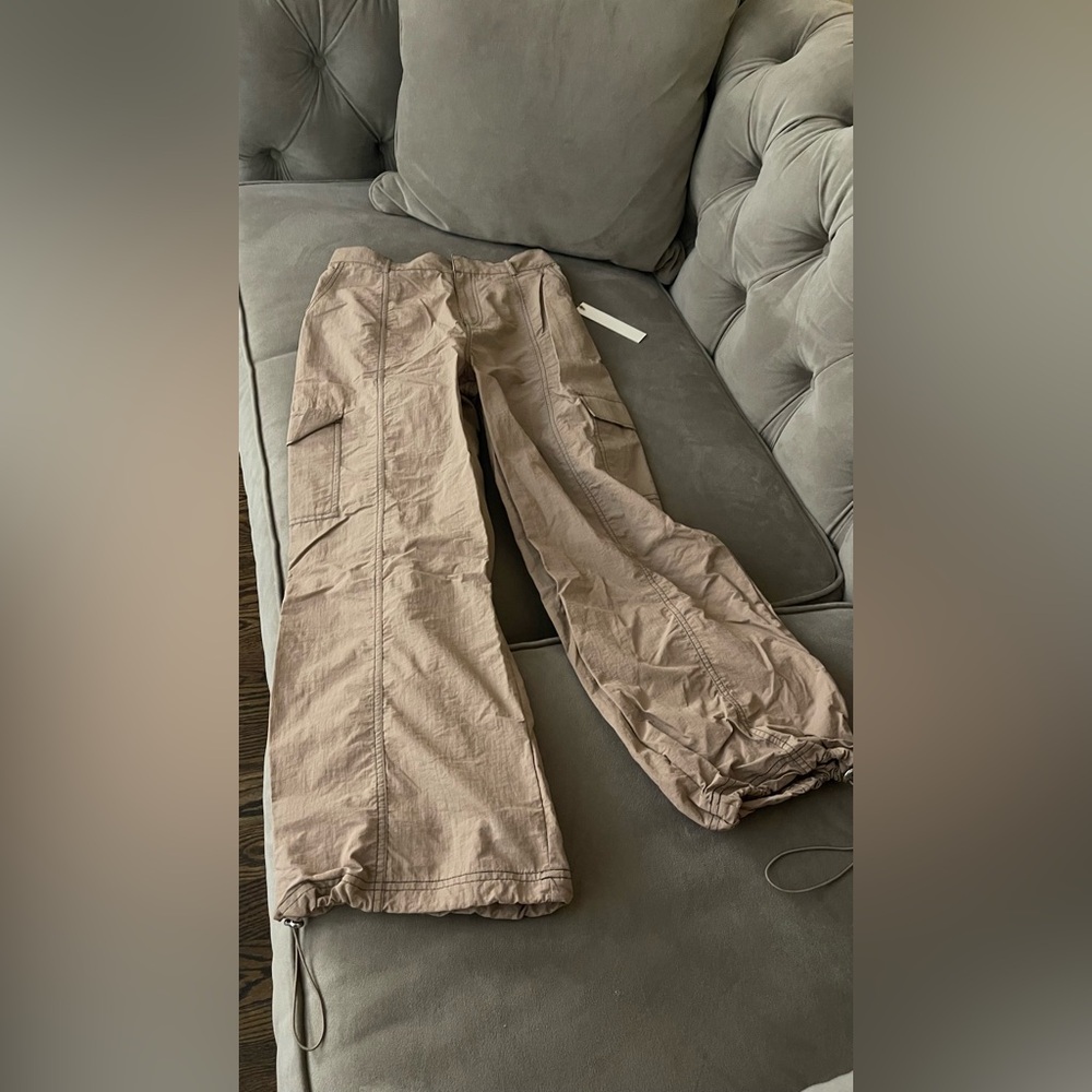 Women’s Cargo Pants
New with tags